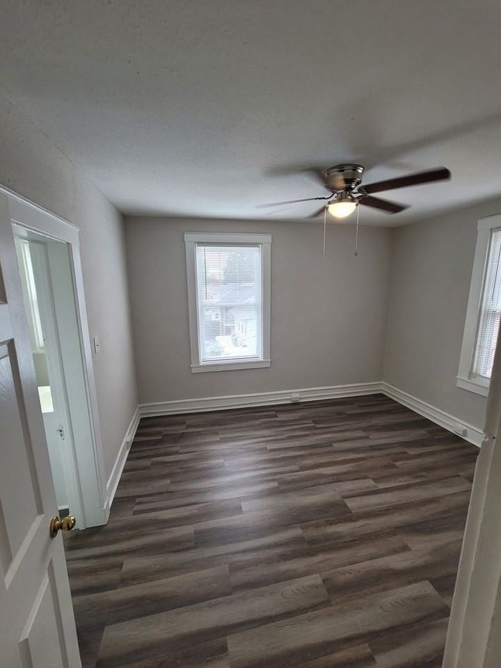 2400 Barton Ave #10 - Photo 7 of 12