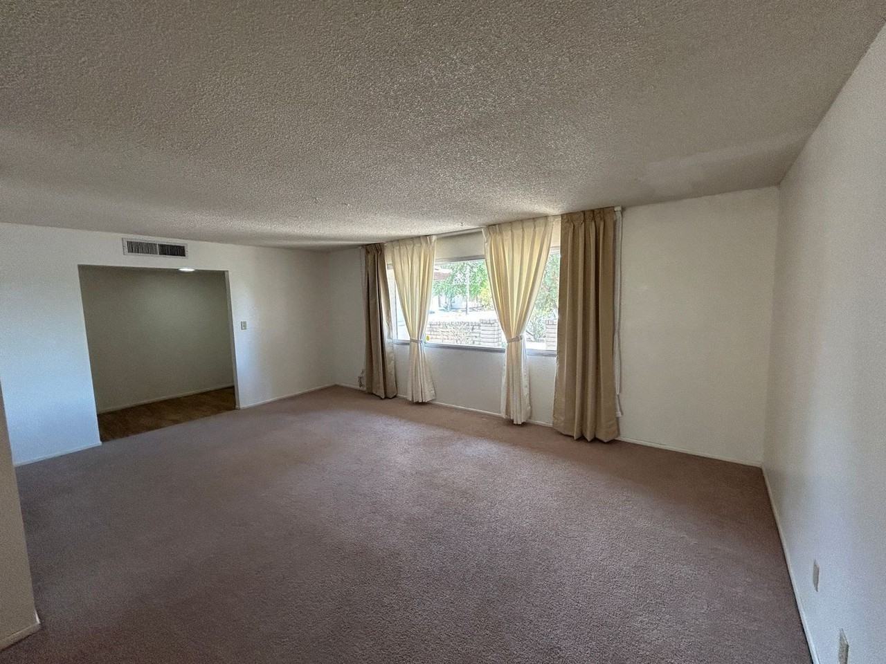 570 North Villa Nueva Drive - Photo 7 of 24