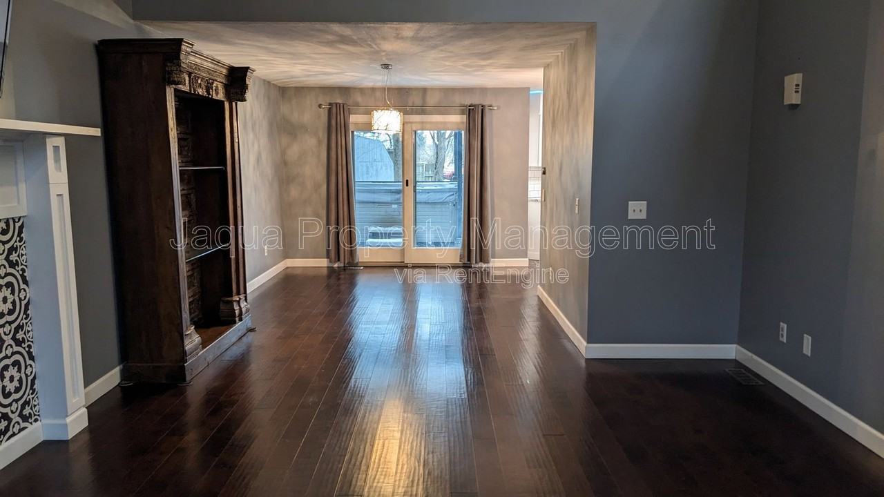 3121 Bayou Vista St - Photo 4 of 21