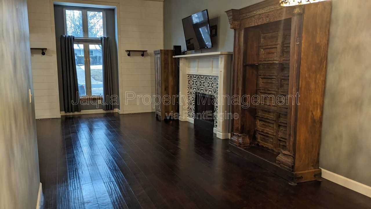 3121 Bayou Vista St - Photo 5 of 21