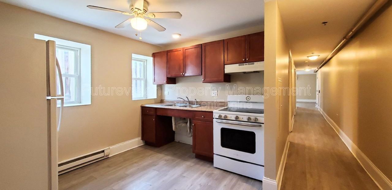 112 N Center St #8 - Photo 2 of 11