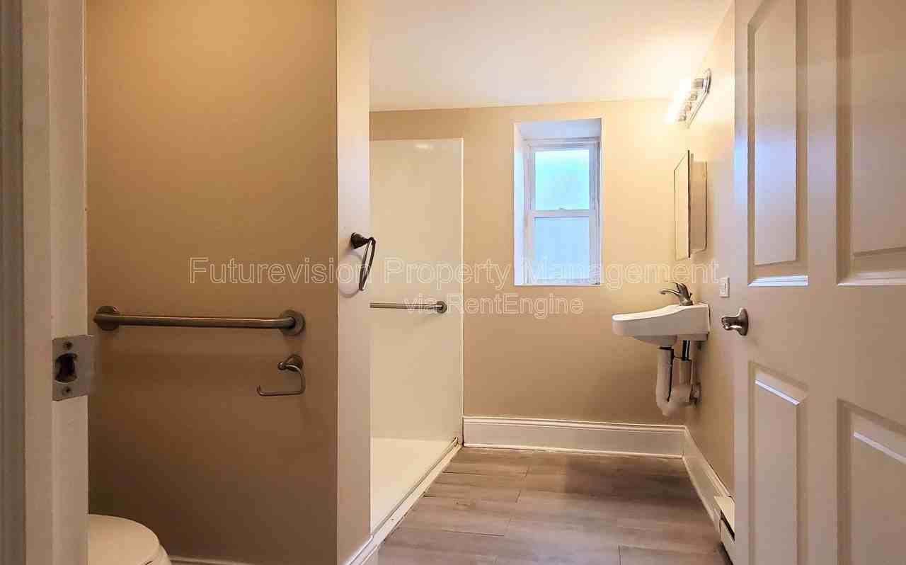 112 N Center St #8 - Photo 5 of 11