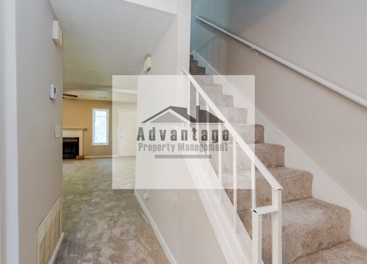 2782 Country Ct Se #B - Photo 2 of 24