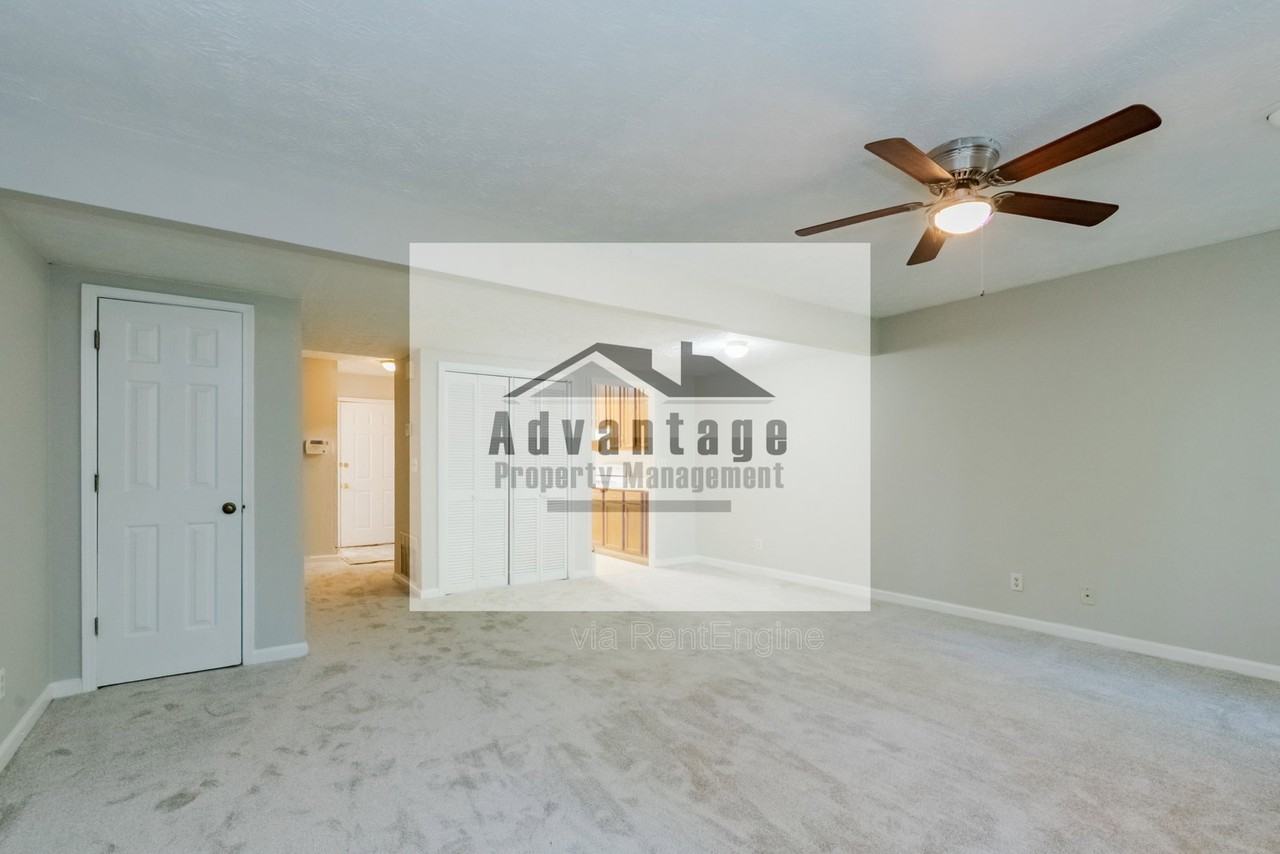 2782 Country Ct Se #B - Photo 4 of 24