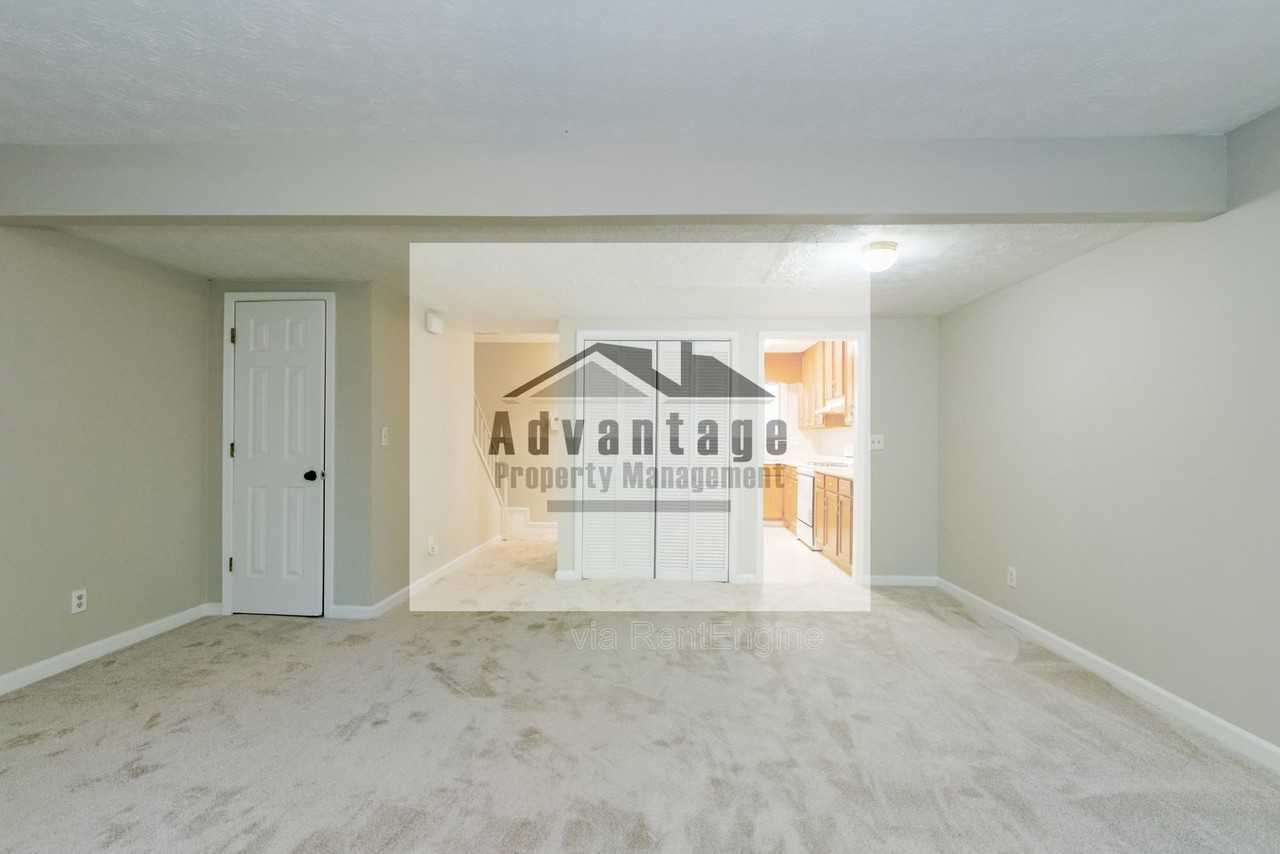 2782 Country Ct Se #B - Photo 5 of 24