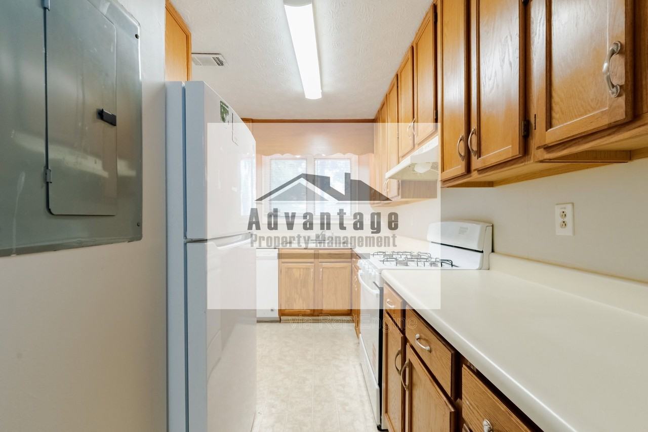 2782 Country Ct Se #B - Photo 6 of 24