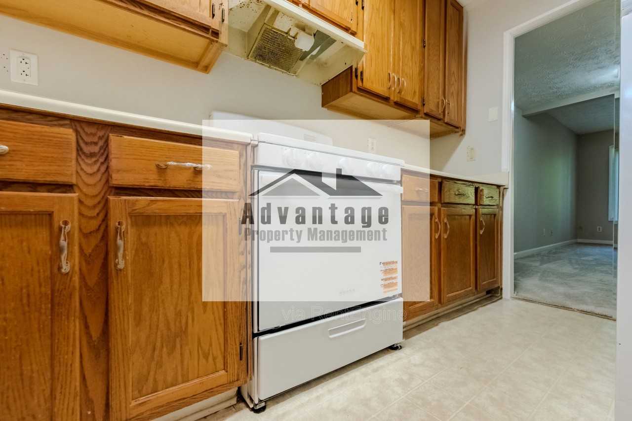 2782 Country Ct Se #B - Photo 7 of 24