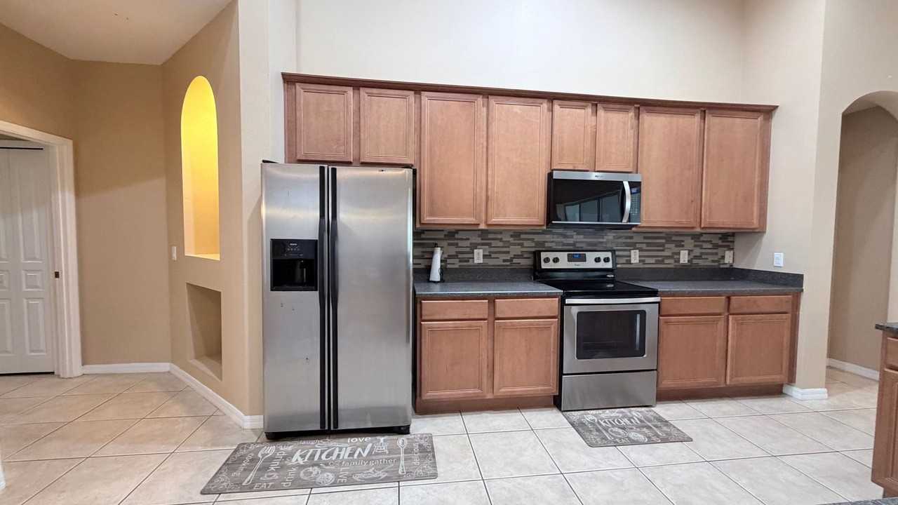 691 Errol Pkwy - Photo 6 of 42