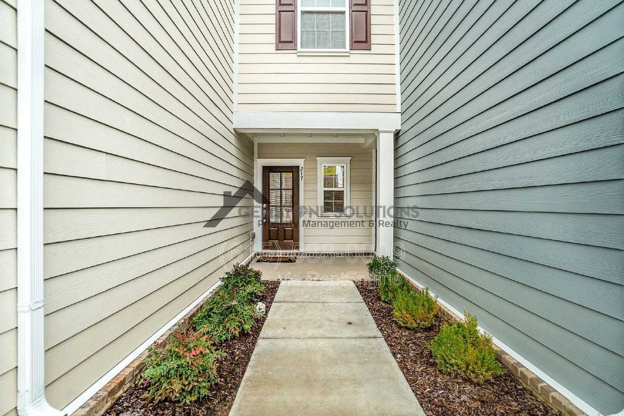 217 Kinsale Dr - Photo 2 of 25