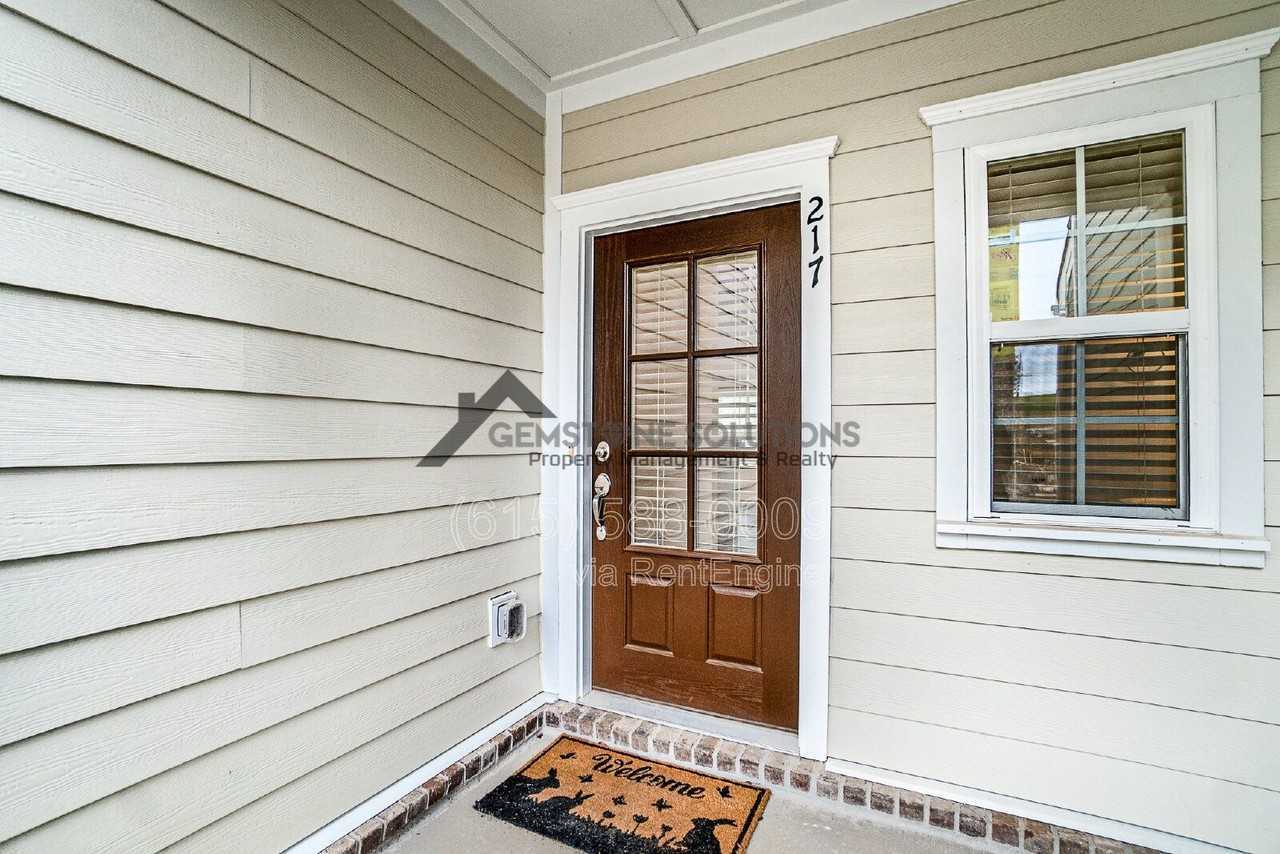 217 Kinsale Dr - Photo 3 of 25