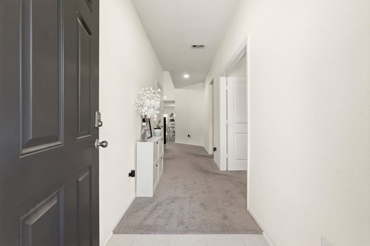 11927 Fletching Stone Ln - Photo 4 of 37