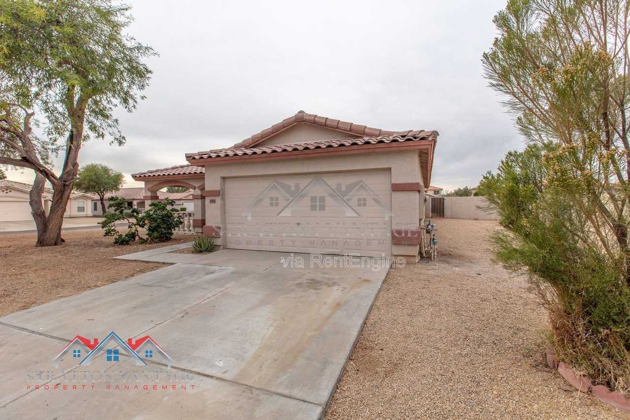 5706 N 74th Dr - Photo 3 of 44