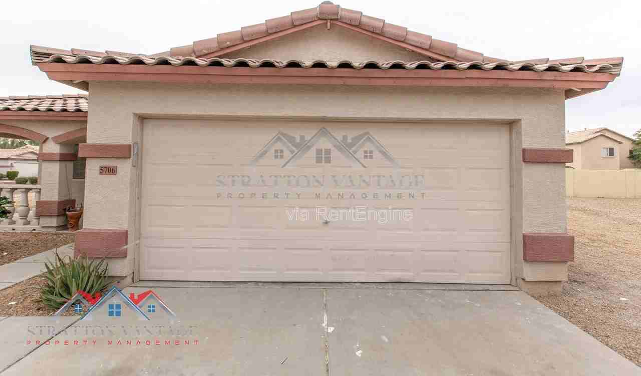 5706 N 74th Dr - Photo 4 of 44