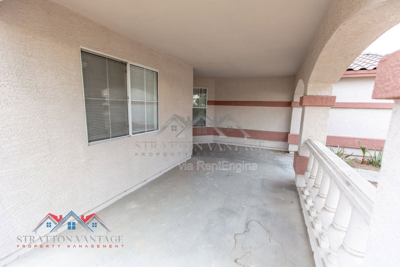 5706 N 74th Dr - Photo 6 of 44