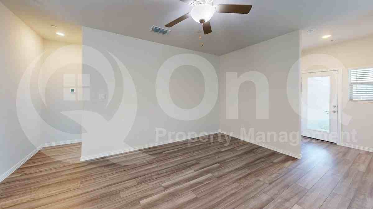 119 Olympus St - Photo 6 of 25