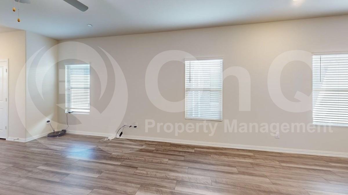 119 Olympus St - Photo 7 of 25