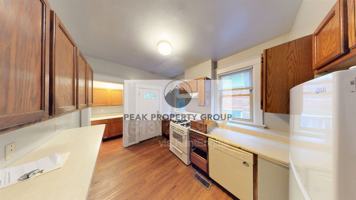 featured image of 2424 W Clifton Ave