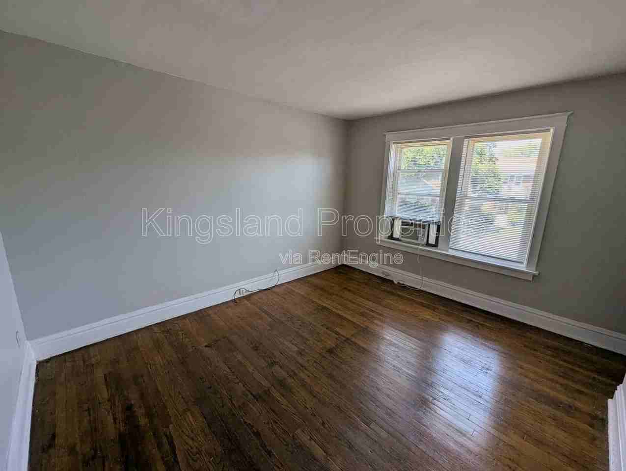 5028 Chippewa St #A - Photo 3 of 10