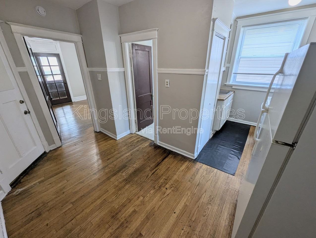 5028 Chippewa St #A - Photo 4 of 10