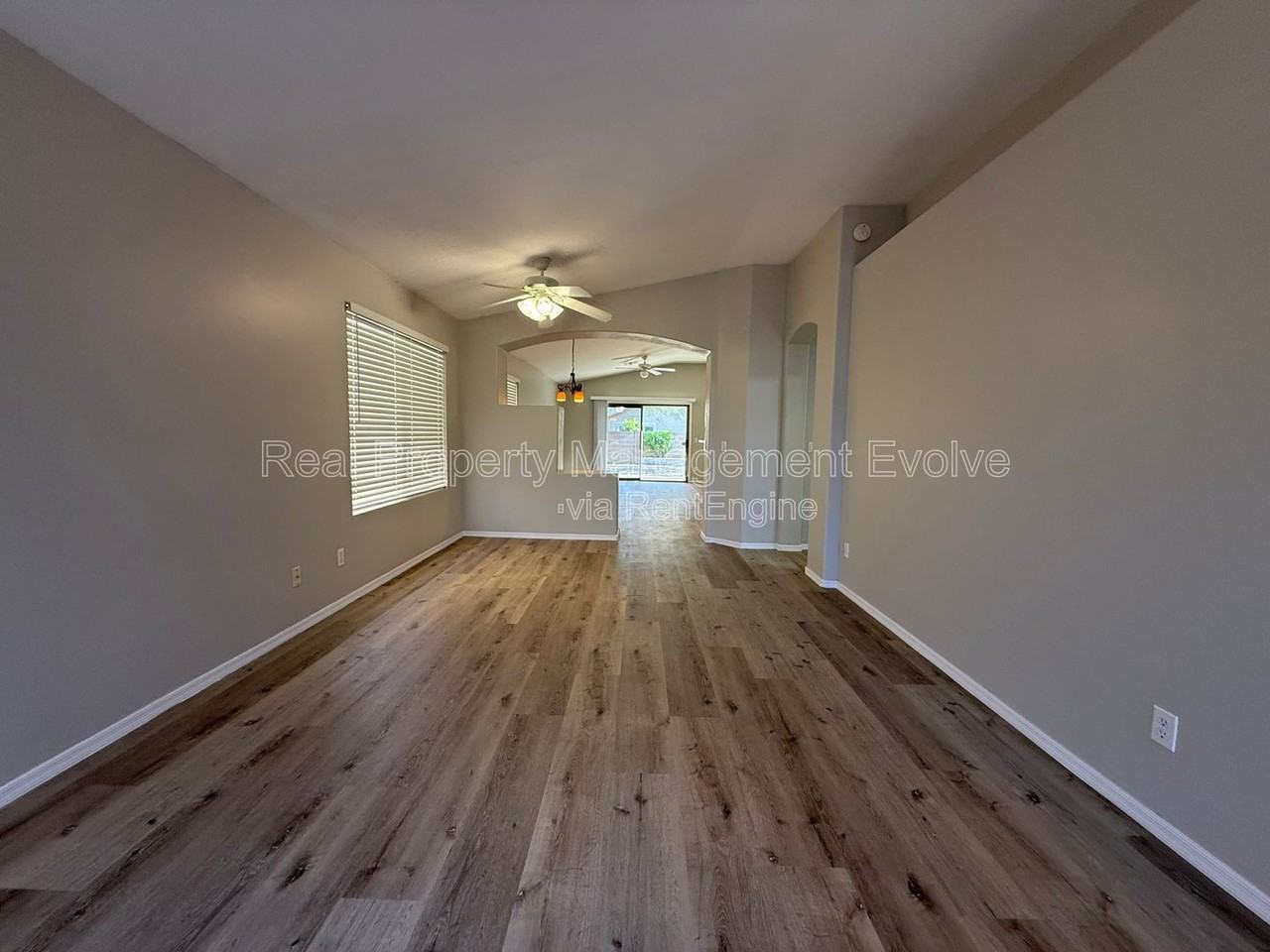 1516 E Bowker St - Photo 3 of 28