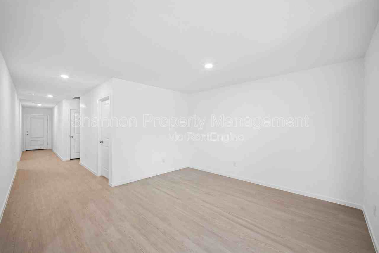 25585 Rose Creek Dr - Photo 6 of 24