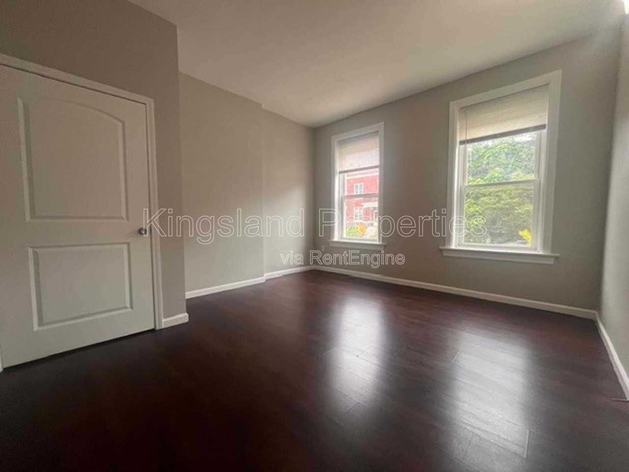 3220 Nebraska Ave #1F - Photo 7 of 10