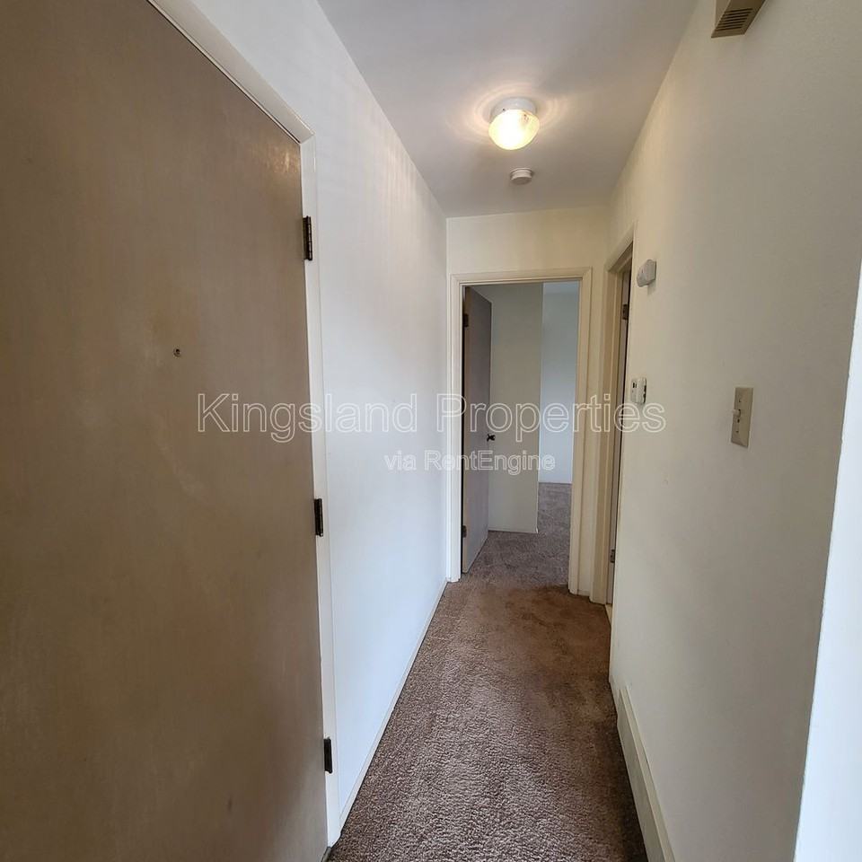5353 Walsh St #2B - Photo 5 of 10