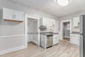 featured image of 196 W 8th Ave