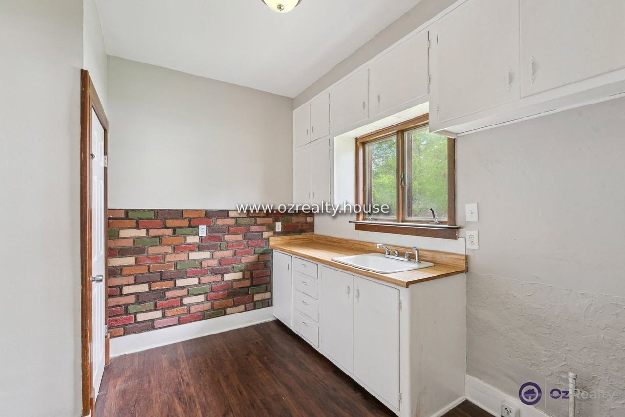 2027 Berkshire Pl - Photo 7 of 15