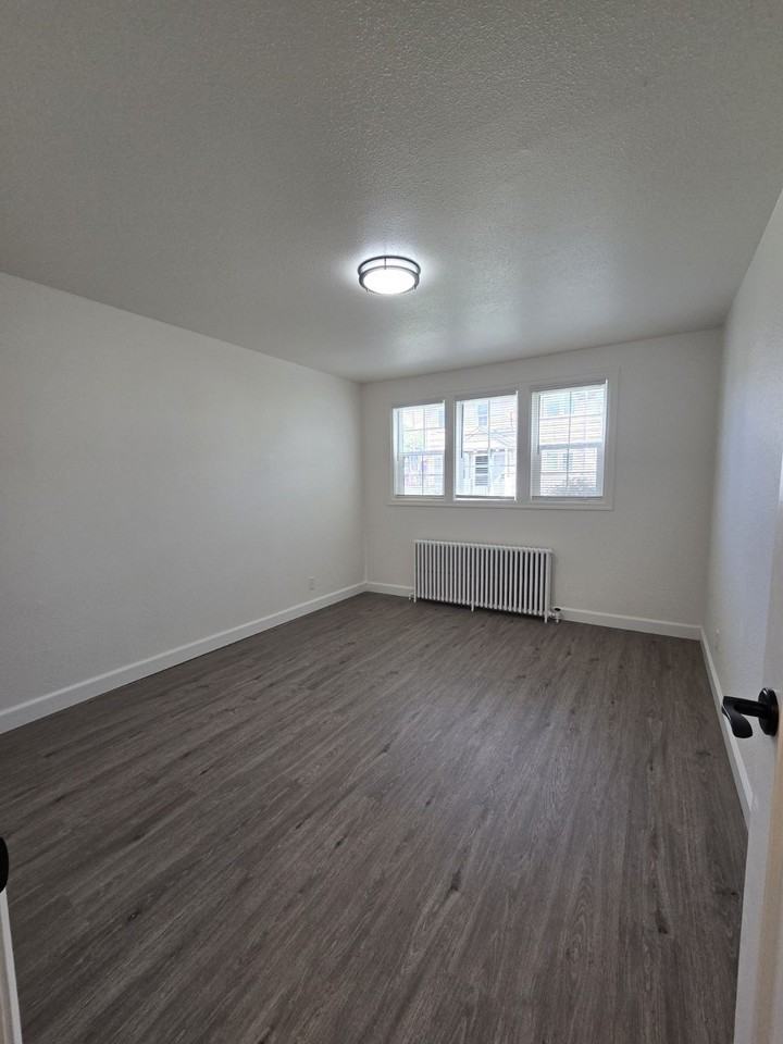 441 Ne Winchester St - Photo 5 of 16