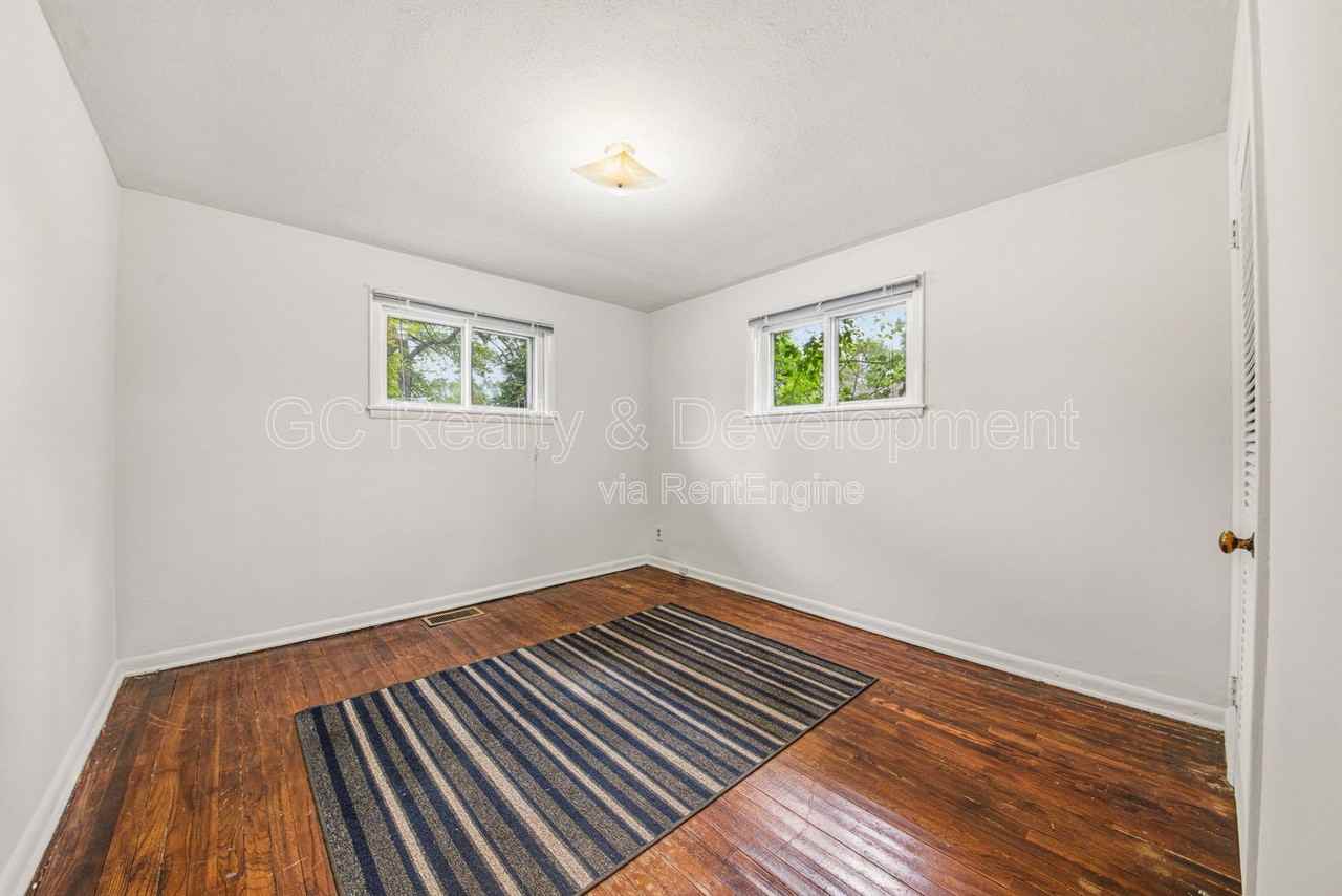 907- 913 3rd Street #907 - Photo 7 of 14