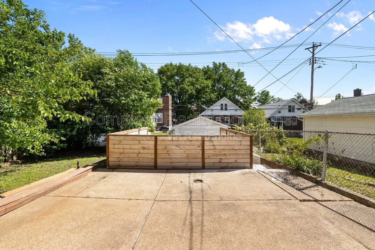 5300 Bancroft Ave #5300A - Photo 2 of 39