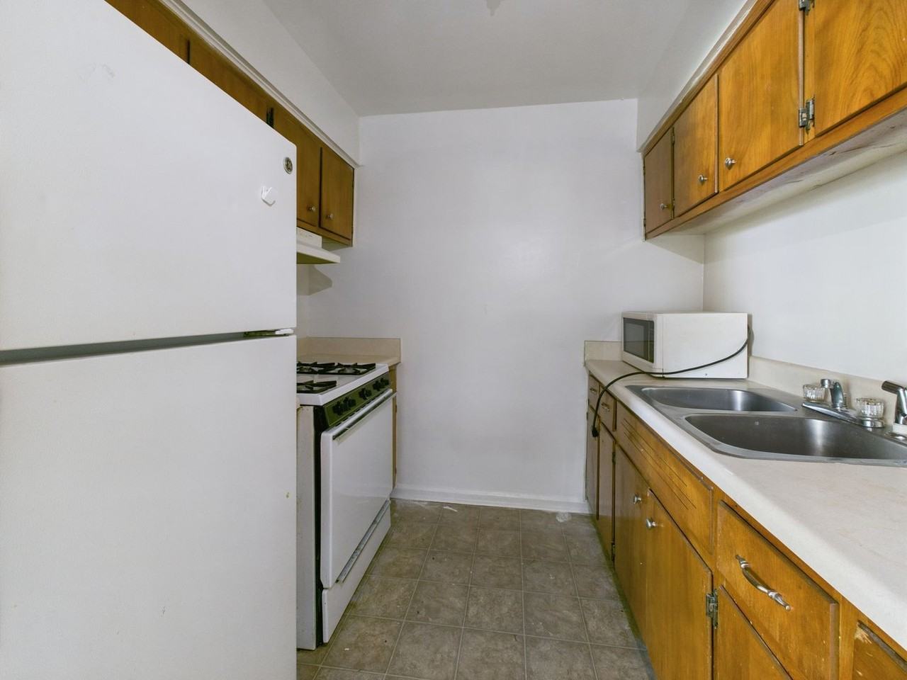 2002 Warren Ave #G - Photo 3 of 8