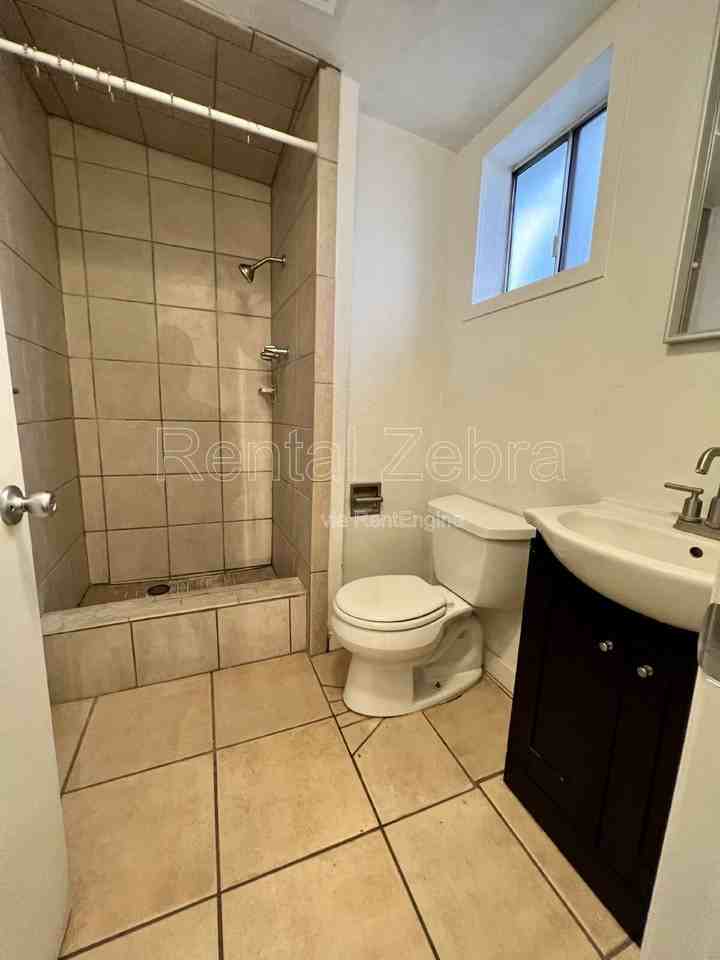 2142 K St - Photo 2 of 20