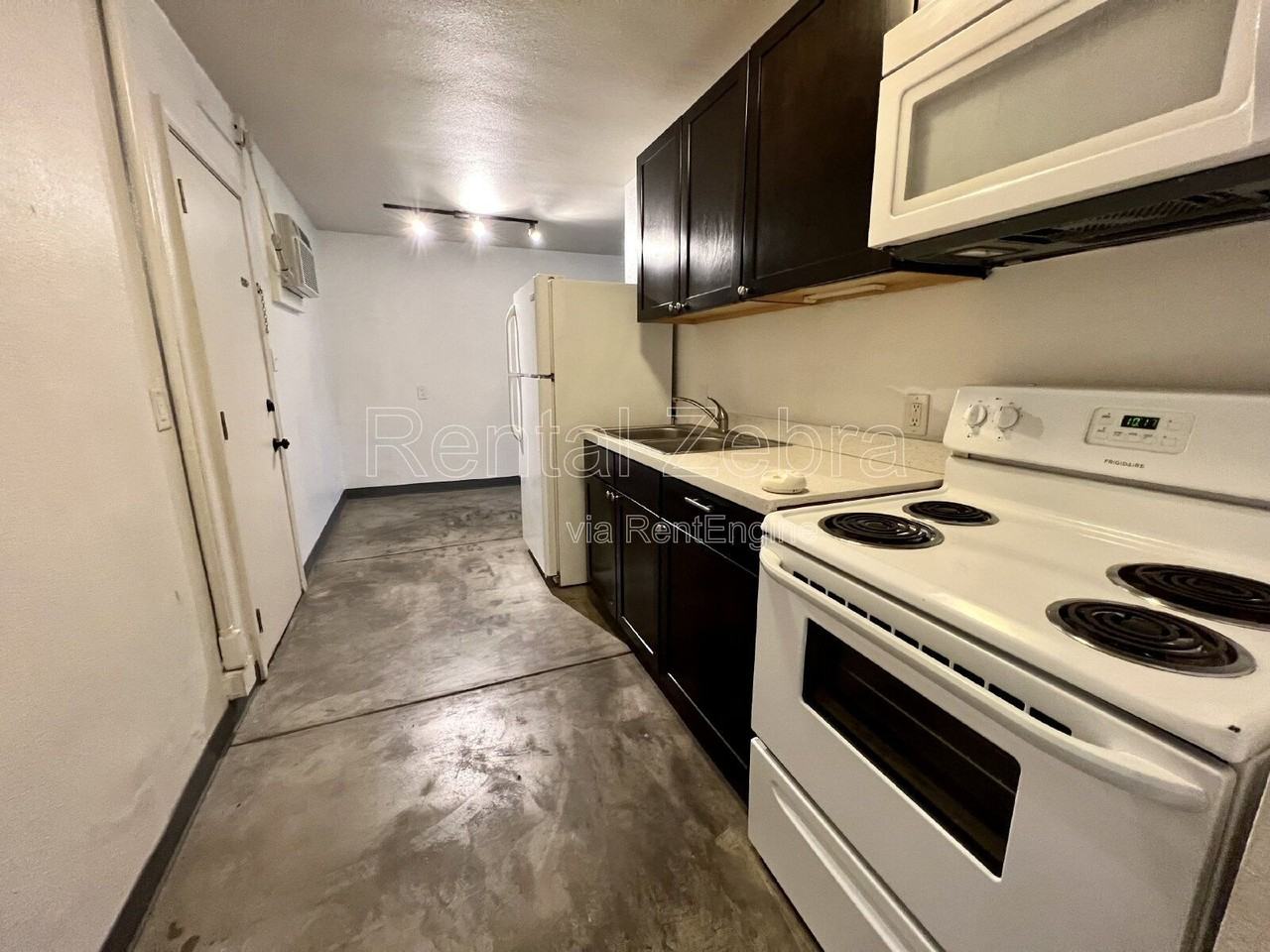 2142 K St - Photo 5 of 20