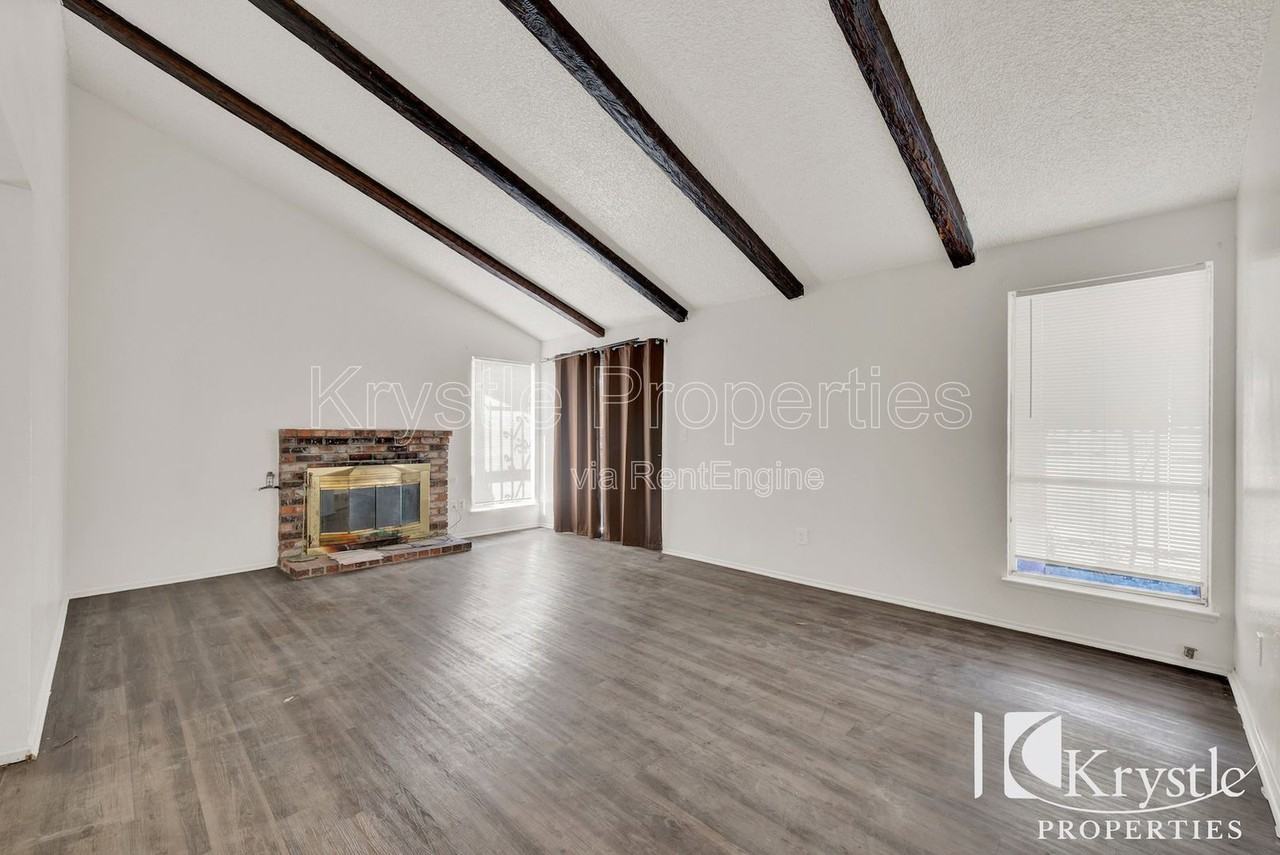 165 Georgetown Ct - Photo 7 of 13
