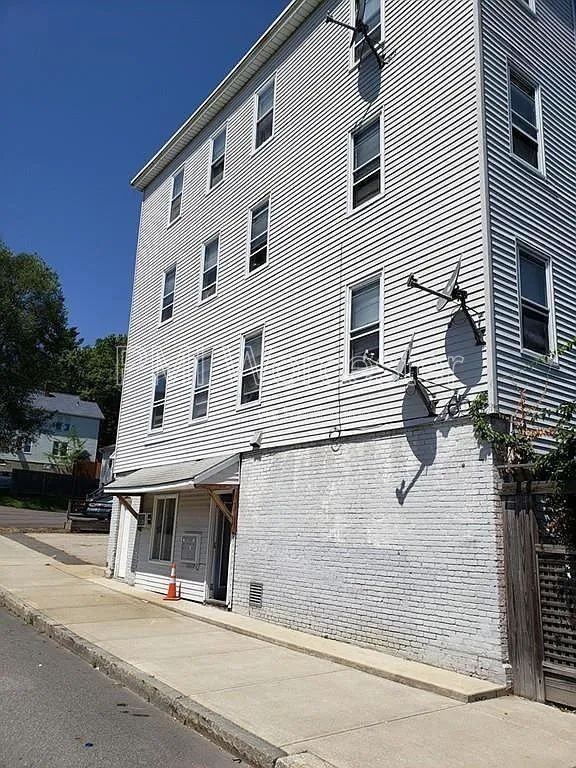 174 Ingleside Ave #1 - Photo 2 of 13