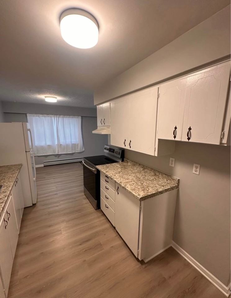6880 Balmoral Street - Photo 3 of 11