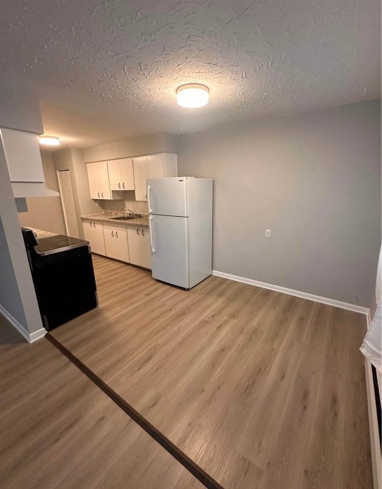 6880 Balmoral Street - Photo 6 of 11