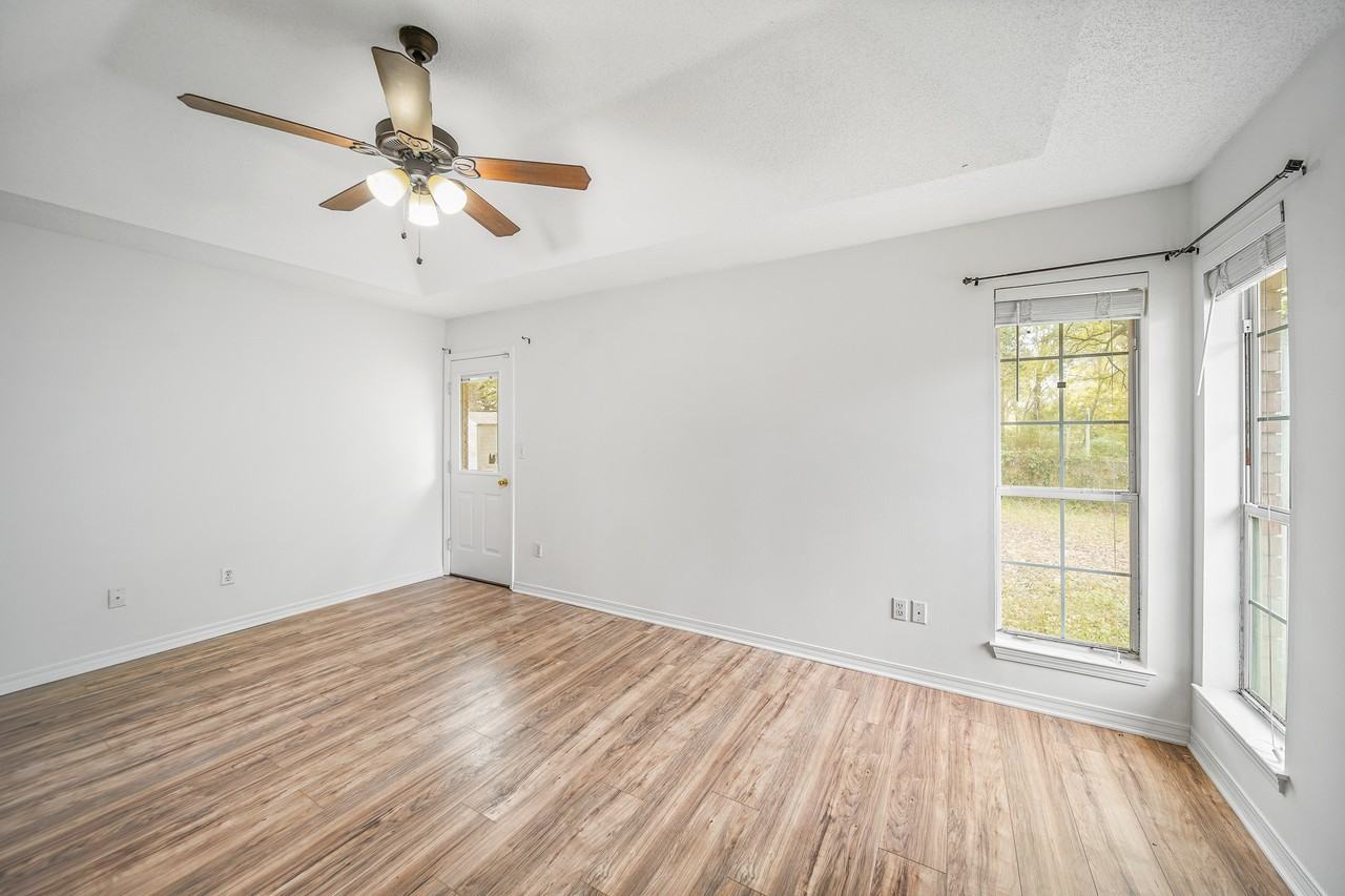3313 Country Meadow Ln - Photo 2 of 30