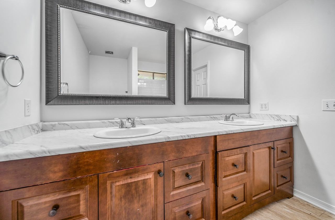 3313 Country Meadow Ln - Photo 2 of 30