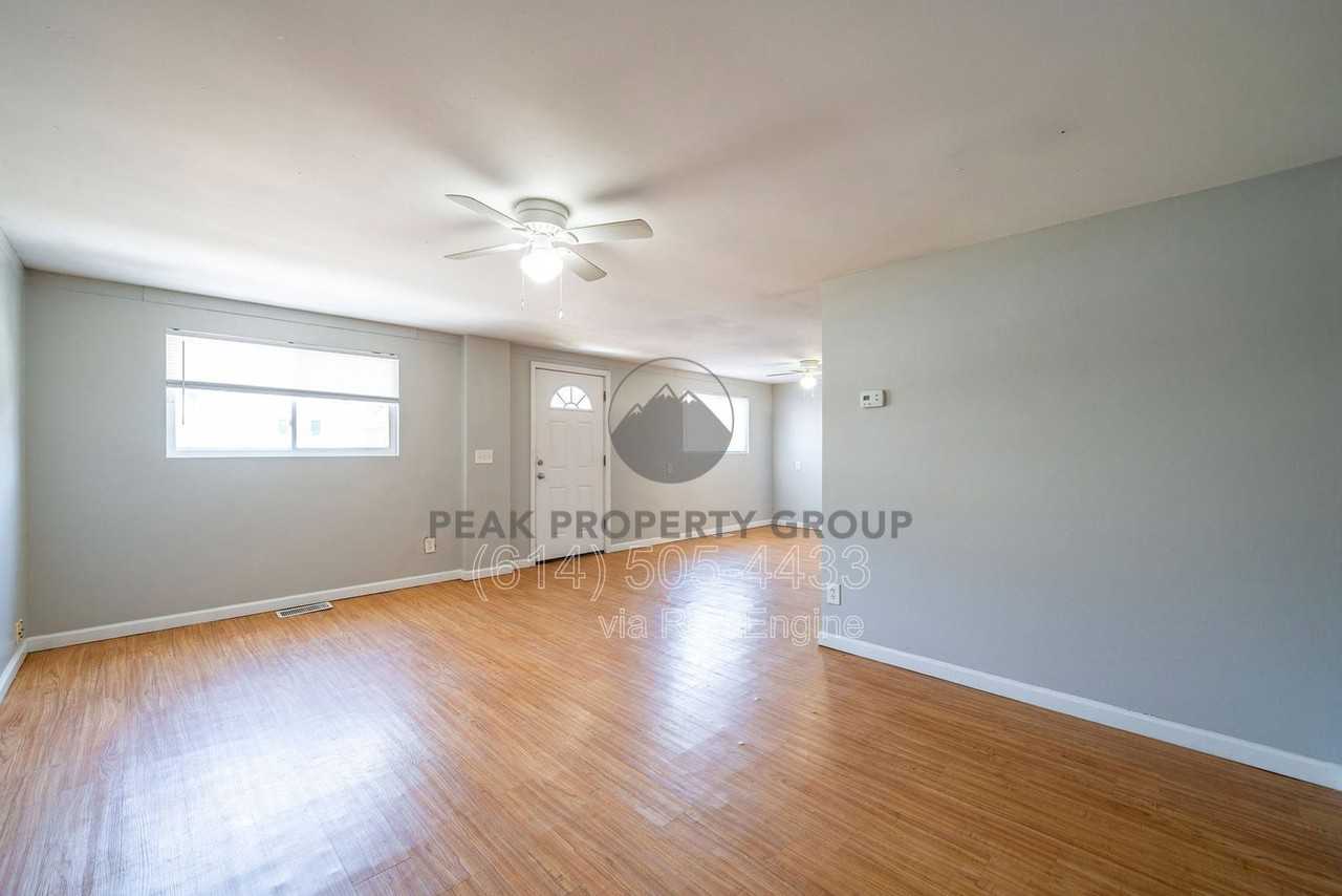 511 Elsmere St - Photo 3 of 12