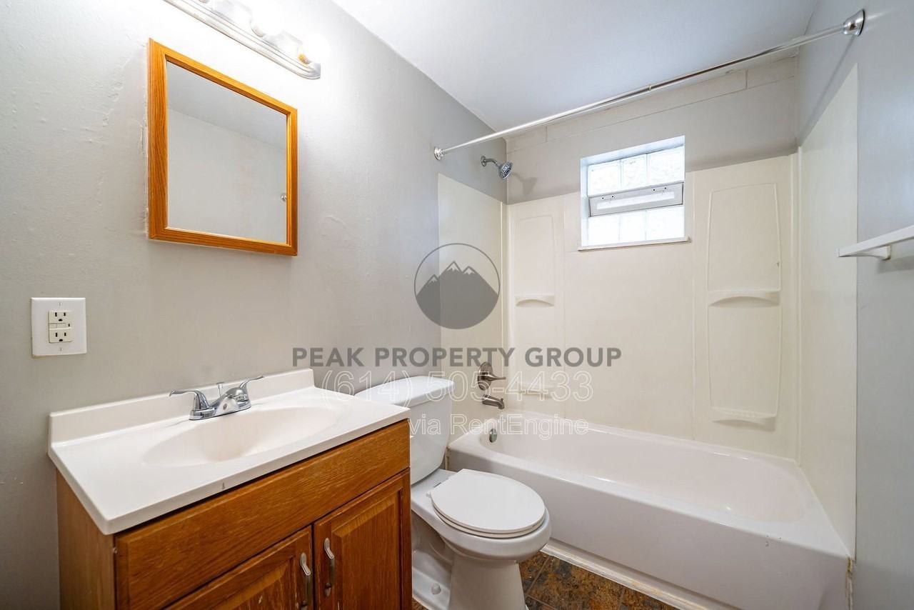 511 Elsmere St - Photo 6 of 12