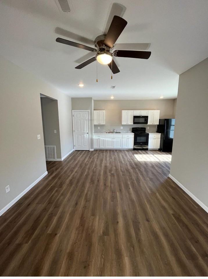 142 Cane Creek Ln #101 - Photo 5 of 9