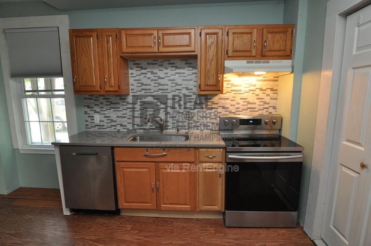 3 Baker St #3 - Photo 3 of 8