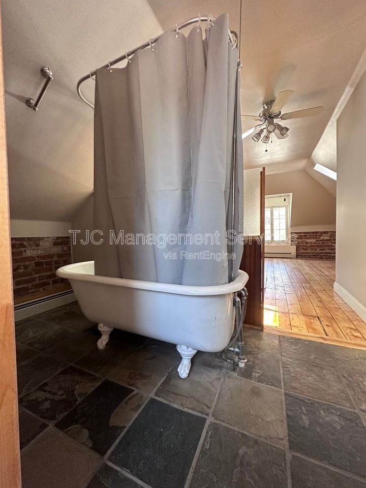 1565 Race St - Photo 5 of 9