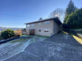 607 3rd Ave #B - Photo 1 of 1