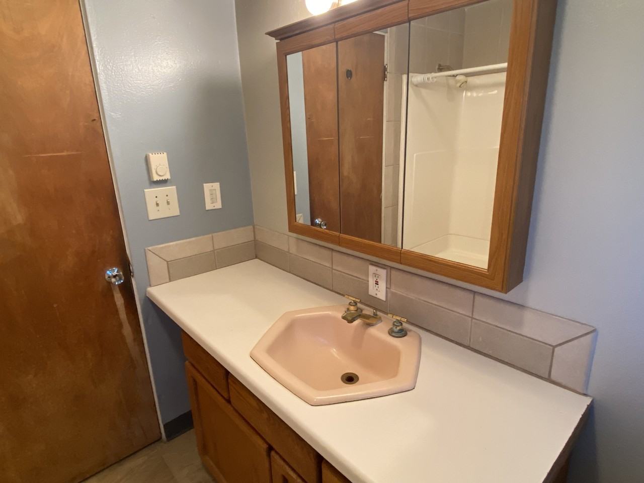 607 3rd Ave #B - Photo 4 of 31