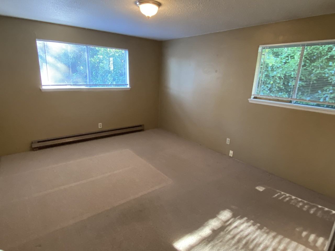 607 3rd Ave #B - Photo 6 of 31