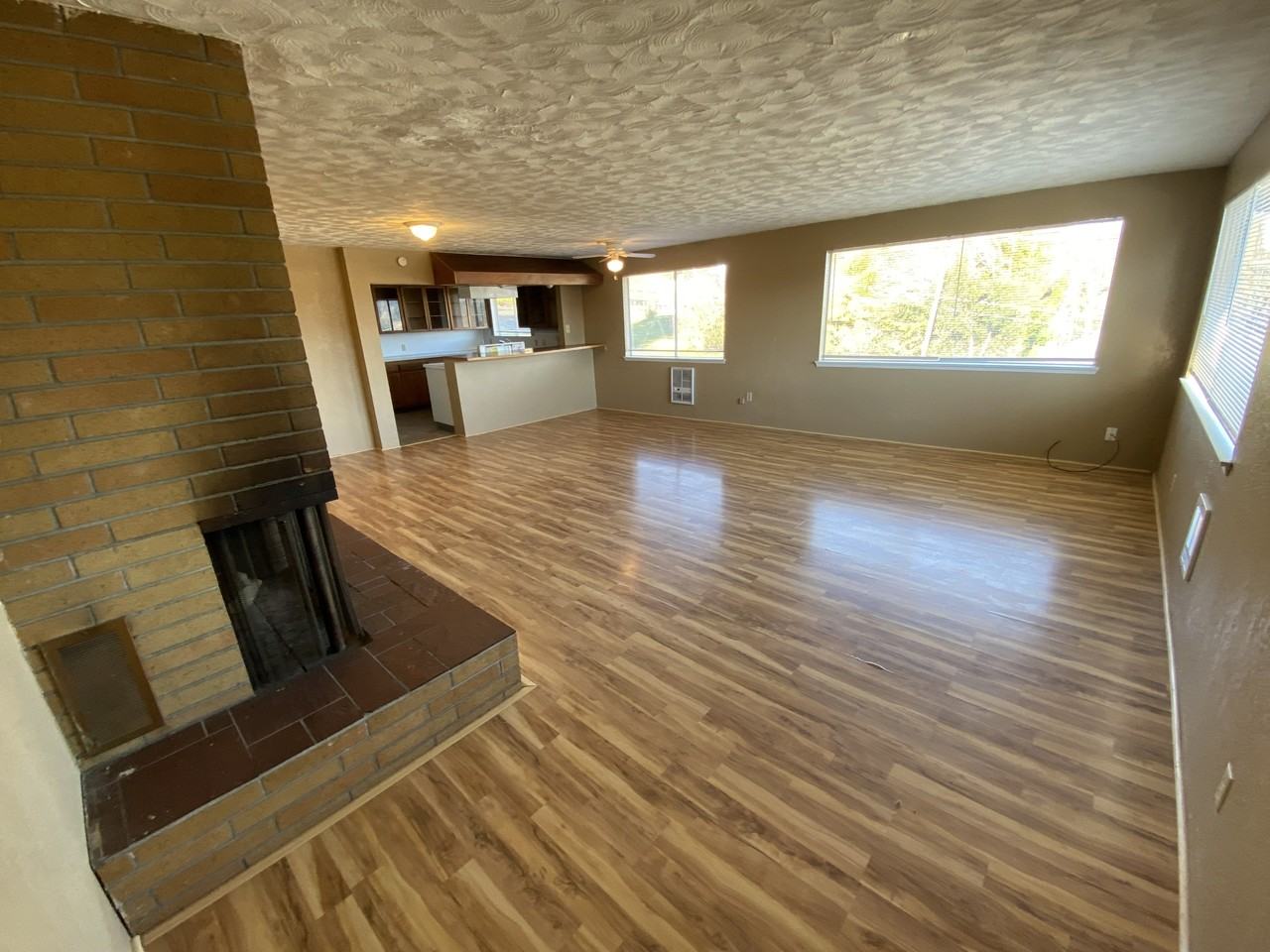 607 3rd Ave #B - Photo 7 of 31